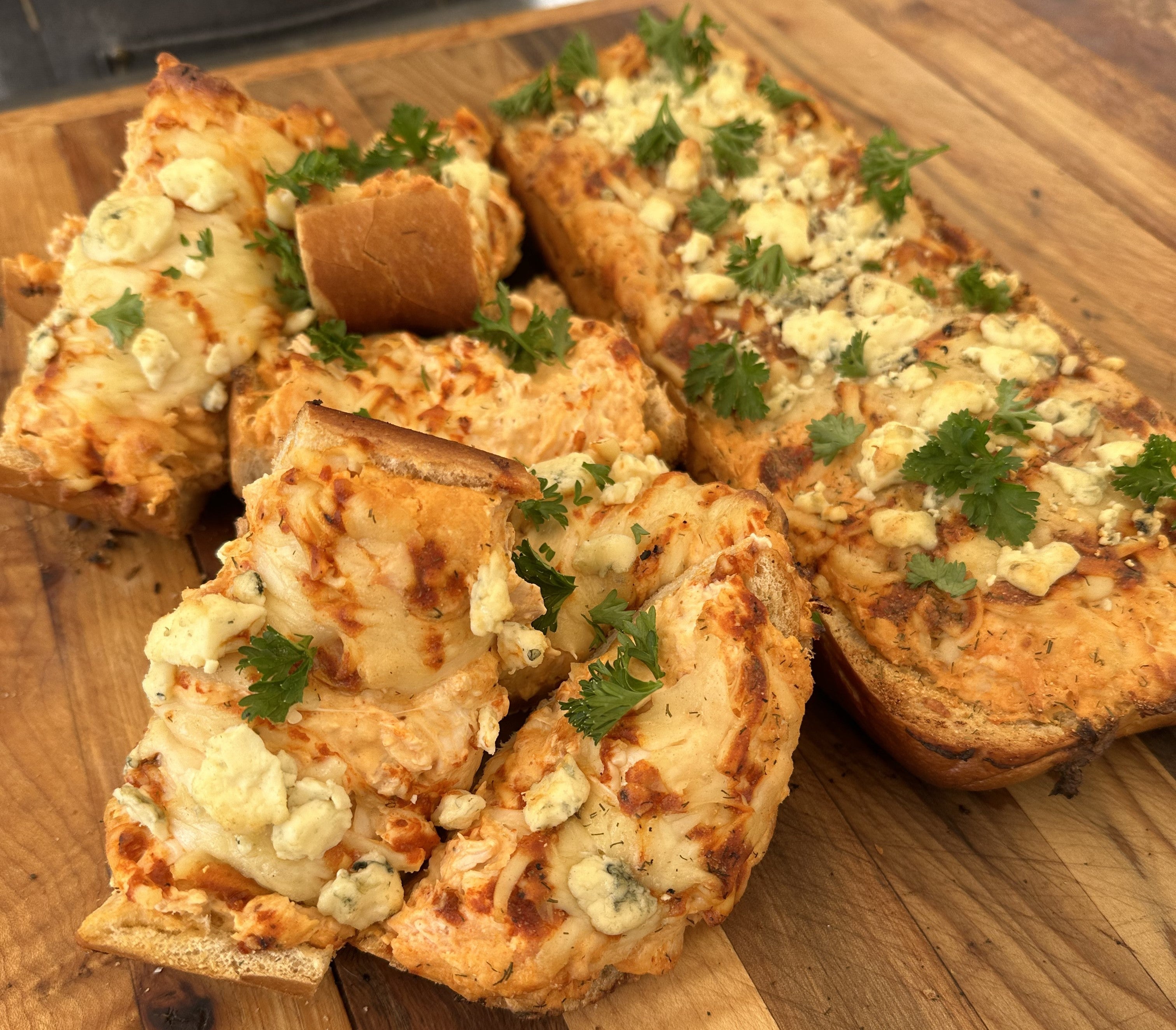 Buffalo Chicken Cheesy Bread