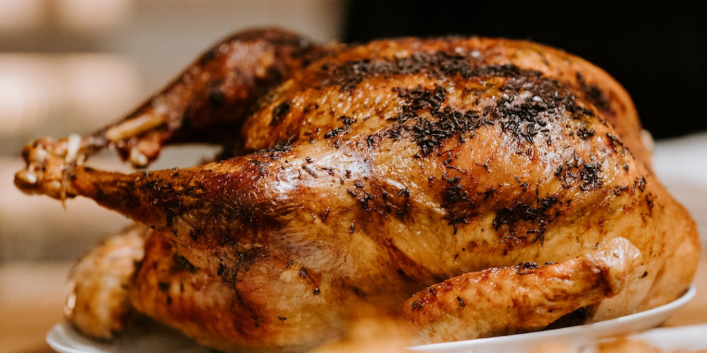 http://lanesbbq.com/cdn/shop/articles/how-to-smoke-whole-chicken.jpg?v=1677767326&width=2048