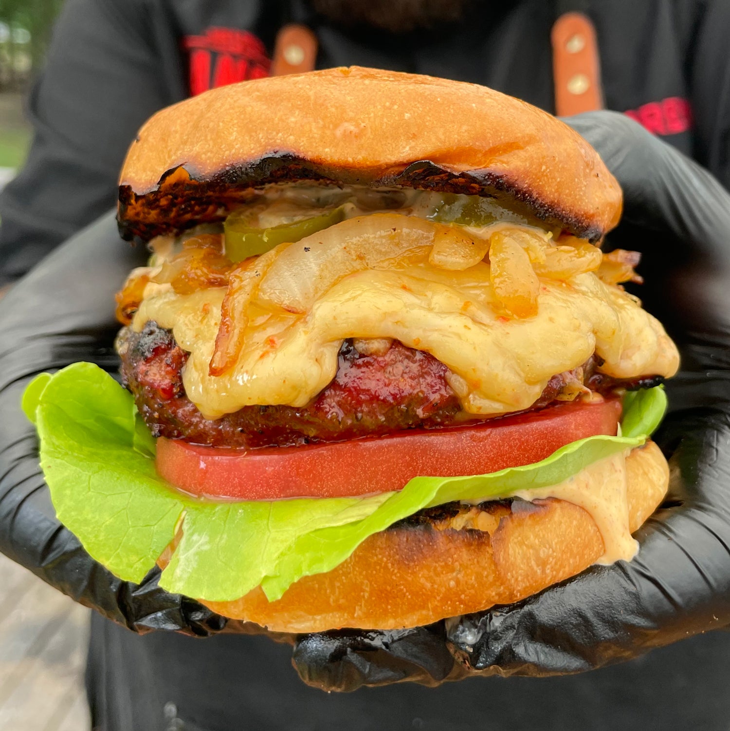 spicy cheeseburger jalapeno burger white hot sauce 